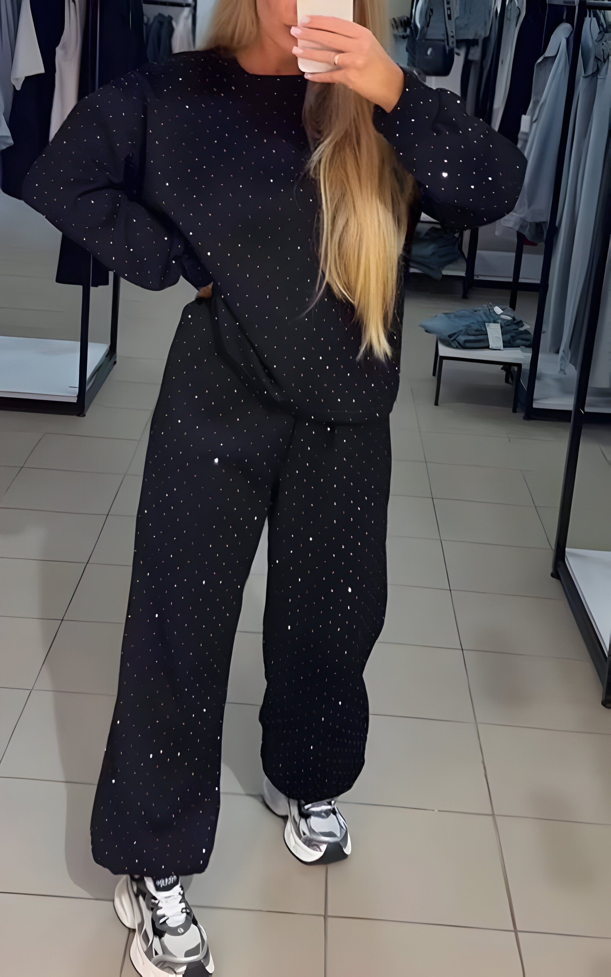 Two-piece loungewear set with long-sleeve top and relaxed pants, relaxed fit, women, mirror view