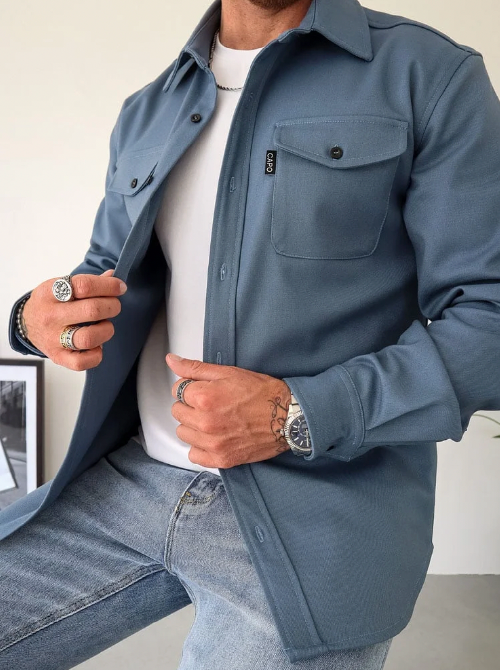 Structured men's overshirt with classic collar and smooth woven fabric