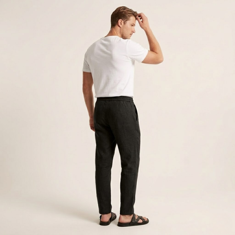 Lightweight men's pull-on trousers with cropped hem and side pockets