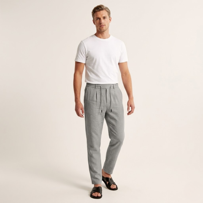 Relaxed fit men's trousers with pull-on style and side pockets