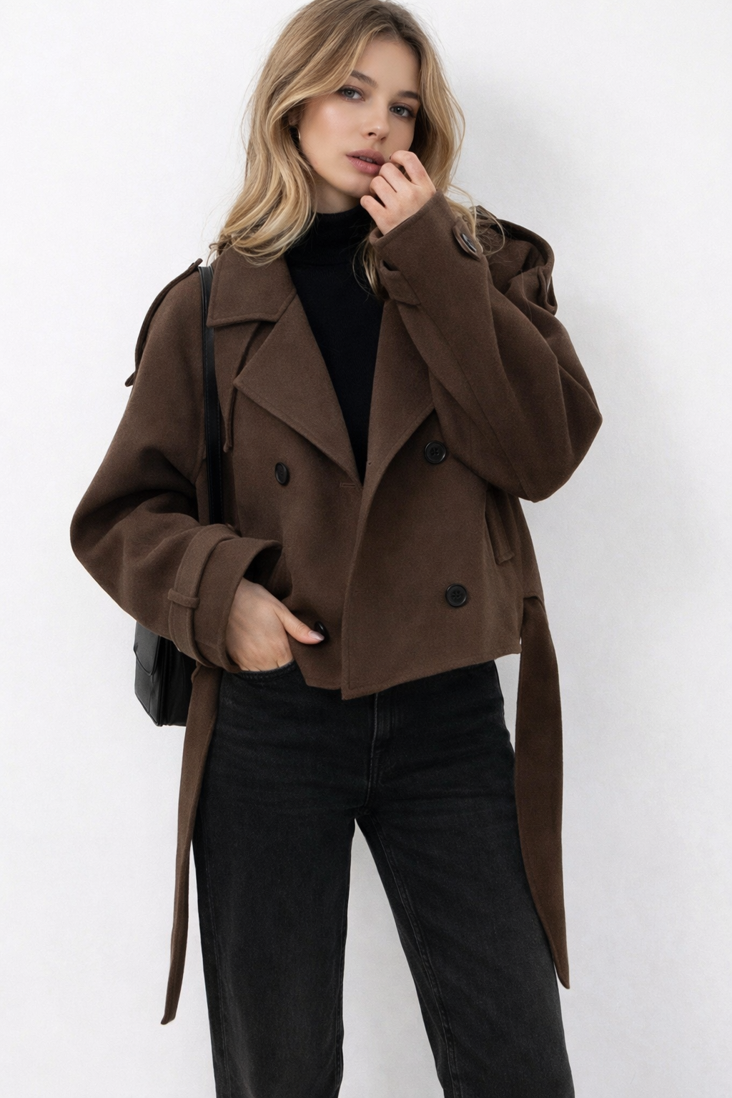Woven coat with double-breasted closure wide lapels and cropped length for women
