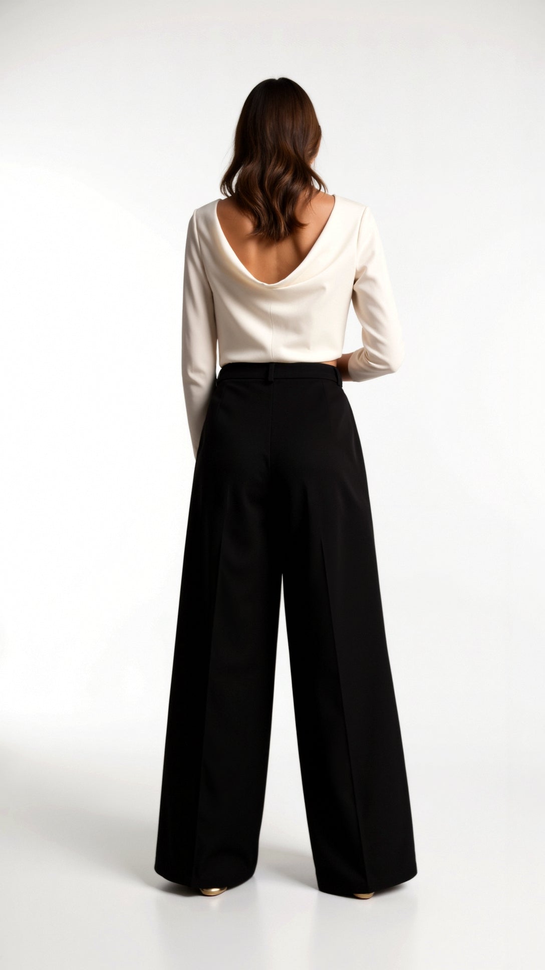 Tailored wide-leg trousers with pleated front and concealed zip closure