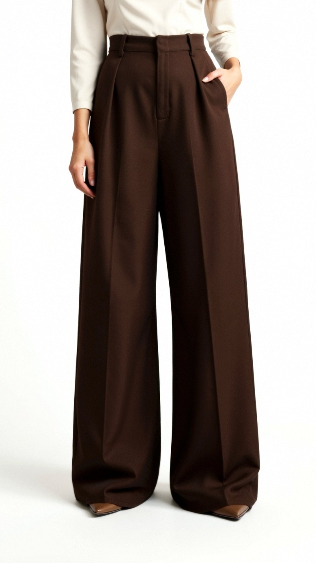Wide-leg trousers with side pockets and a straight full-length hem